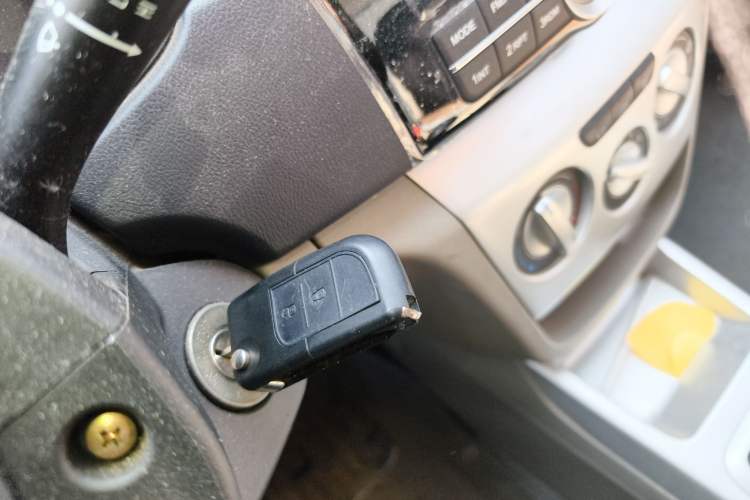 Used Changan Alsvin V3 2012 1.3L Manual Comfort Version China IV Standard
