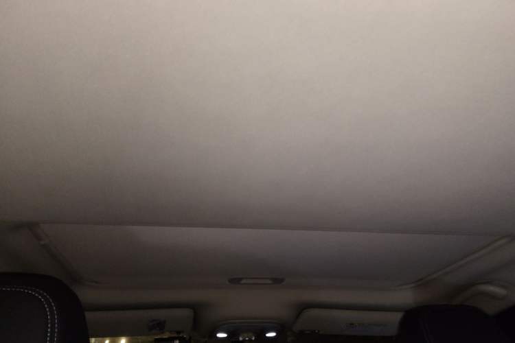 Used BYD Song 2020 Classic Edition 1.5T Manual Luxury Model Headliner