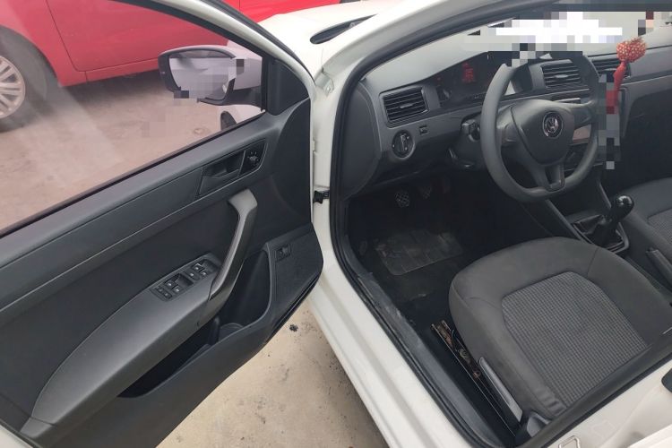 Used Volkswagen Santana 2016 1.6L Manual Fashion Edition Driver Seat