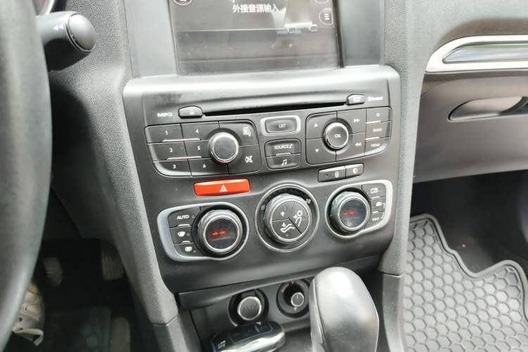 Used Citroen C4L 2015 1.6T Automatic Prestige Edition Audio And AC Panel