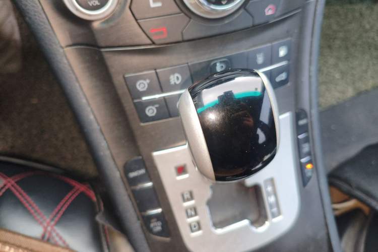 Used Luxgen Great 7 SUV 2012 Limited-Edition Sharp Model 2.2T Two-Wheel Drive Smart Version
