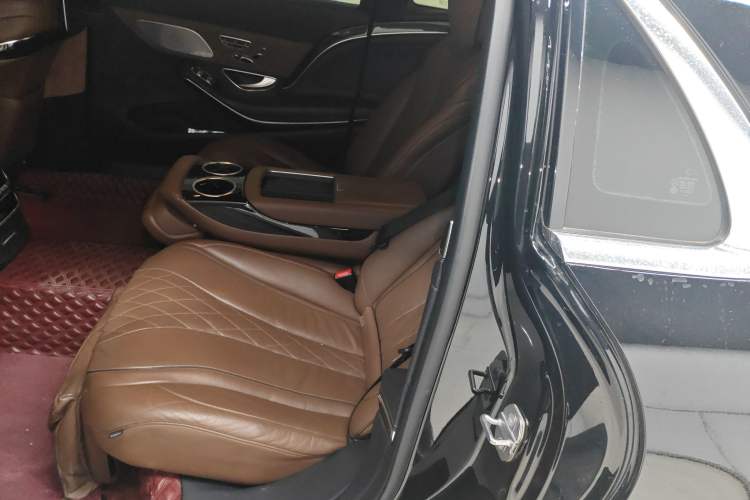 Used Mercedes-Benz Maybach S-Class 2020 S 450 4MATIC Left Rear Seat