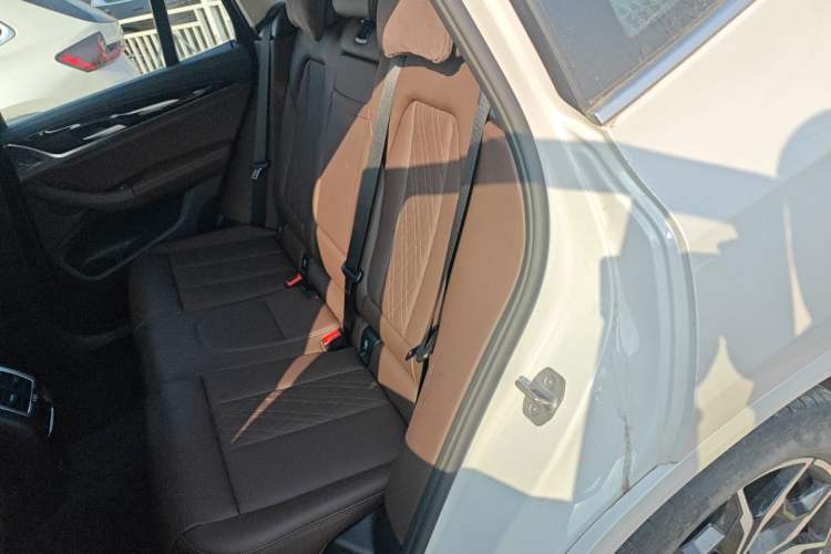 Used BMW X3 2023 xDrive25i M Sport Package Interior 4