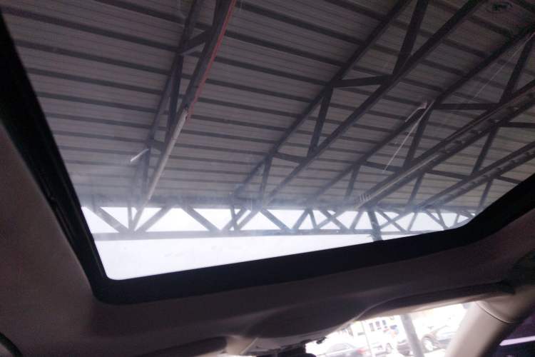 Used Ford Edge 2015 2.0T GTDi 4x4 High-Grade Model Headliner