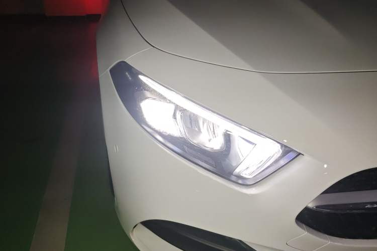 Used Mercedes-Benz A-Class 2021 A 200 L Sport Sedan Fashion Model Right Front Headlight