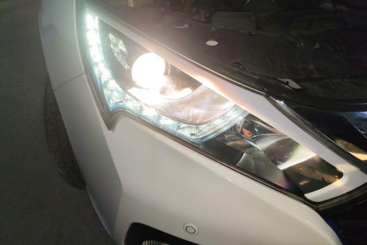 Used BYD Qin New Energy 2015 1.5T Dual-Crown Flagship Plus Edition
