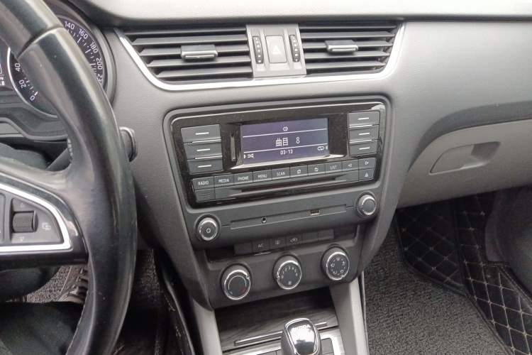 Used Skoda Octavia 2015 1.6L Automatic Yijun Edition
