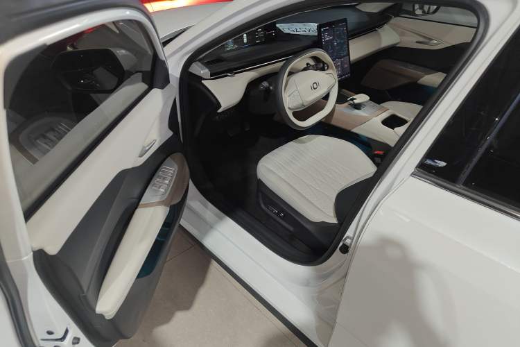 Used CHANGAN NEVO A05 2024 Truly Delicious Version 145 Beyond-Excellent Type Driver Seat