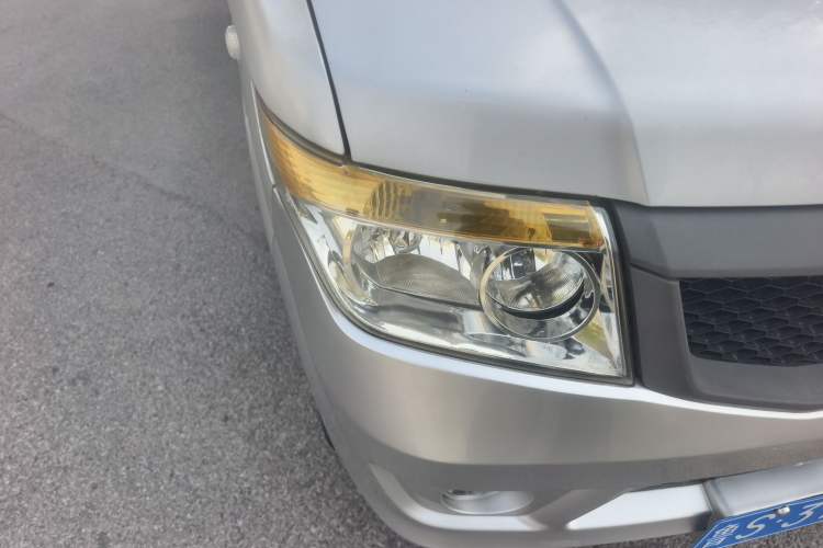 Used BAIC Weiwang 205 2013 1.0L Xingye version Right Front Headlight