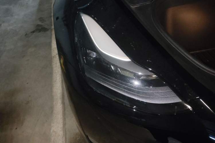 Used Tesla Model Y 2021 Standard Range Rear-Wheel Drive Version Right Front Headlight