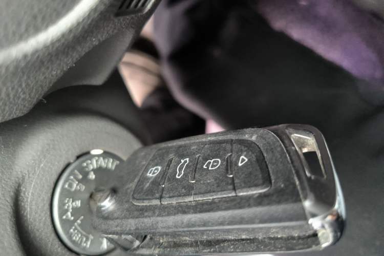 Used Nissan Sunny 2015 1.5XE Manual Comfort Edition