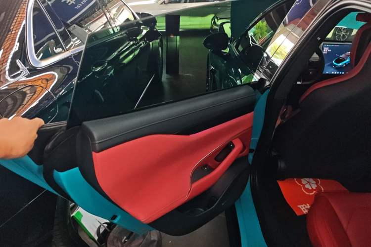 Used Xiaomi Auto SU7 2024 Four-Wheel Drive Ultra-Long Range Advanced Intelligent Driving Max Edition
