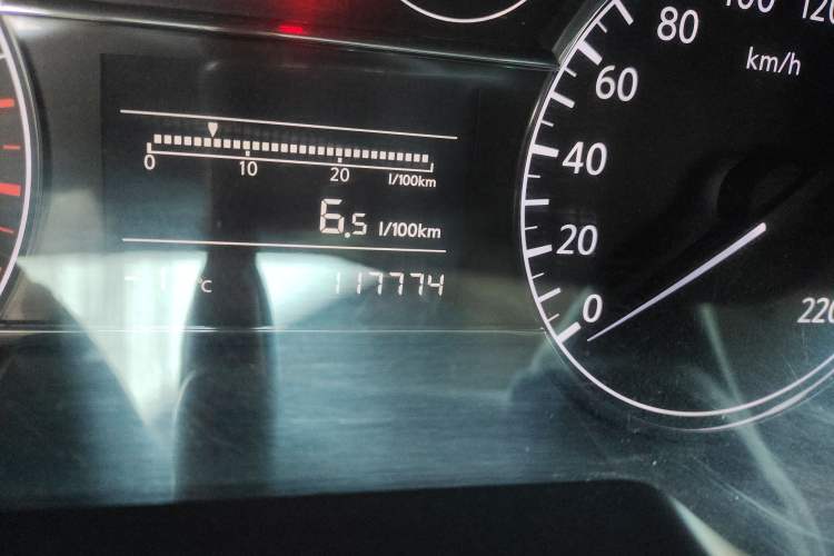 Used Nissan Tiida 2011 1.6L Manual Smart Version Odometer Close Up