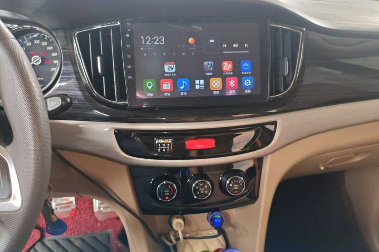 Used Baojun 730 2014 1.5L manual Comfort version 7 seats
