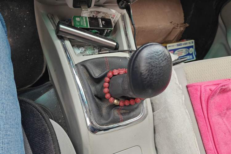 Used Jinbei Hiace X30 2023 1.5L Wealthy Van 2/5-Seater Non-Air-Conditioned Version SWC15M