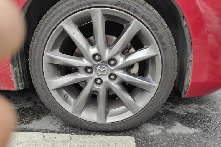 Used Mazda 3 Axela 2017 Hatchback 2.0L Automatic Sport Model China V Emission Standard Right Front Wheel Hub