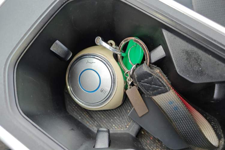 Used NETA V 2022 Chao 300 Lite Lithium Iron Phosphate Interior 1