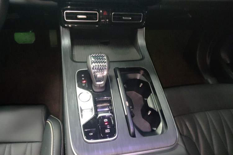 Used GAC Trumpchi GS8 2022 Linghang Series 2.0 TGDI Two-Wheel-Drive Luxury Smart Connectivity Version (7 Seats)
