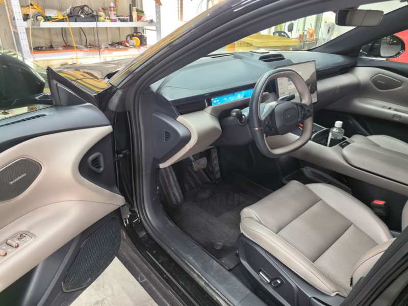 Used Lynk & Co Z10 2025 71 kWh 602 km Range Rear-Wheel Drive Pro — 15