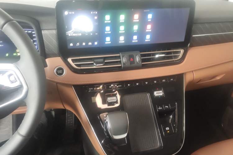 Used Hongqi HQ9 PHEV 2024 2.0T Four-Wheel Drive Business Edition Audio And AC Panel