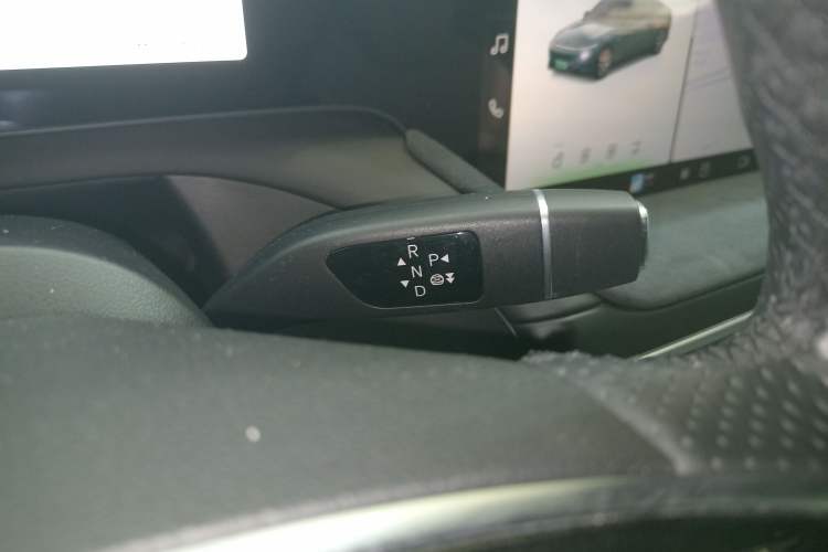 Used XPeng P7 2023 P7i 610 Max Performance Edition Gear Lever