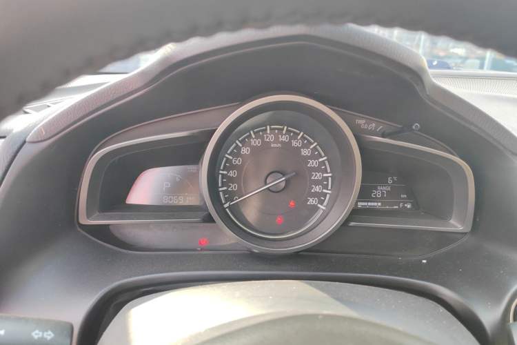 Used Mazda 3 Axela 2017 Sedan 1.5L Automatic Luxury Model Emission Standard China V
