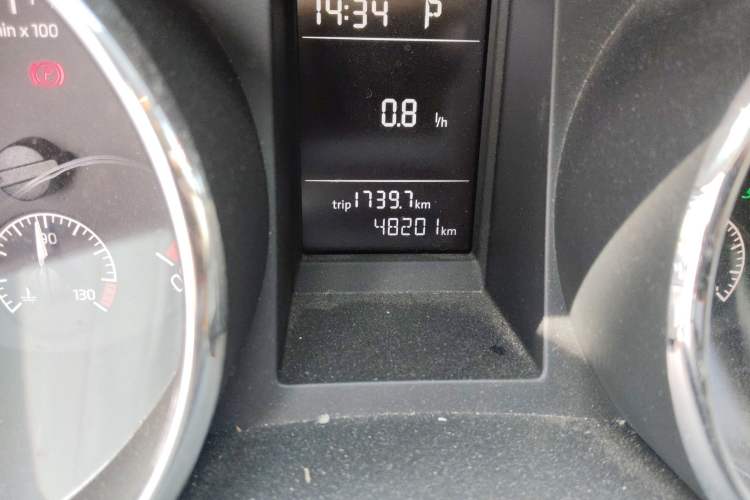 Used Skoda Yeti 2017 TSI280 DSG Advanced Edition Odometer Close Up