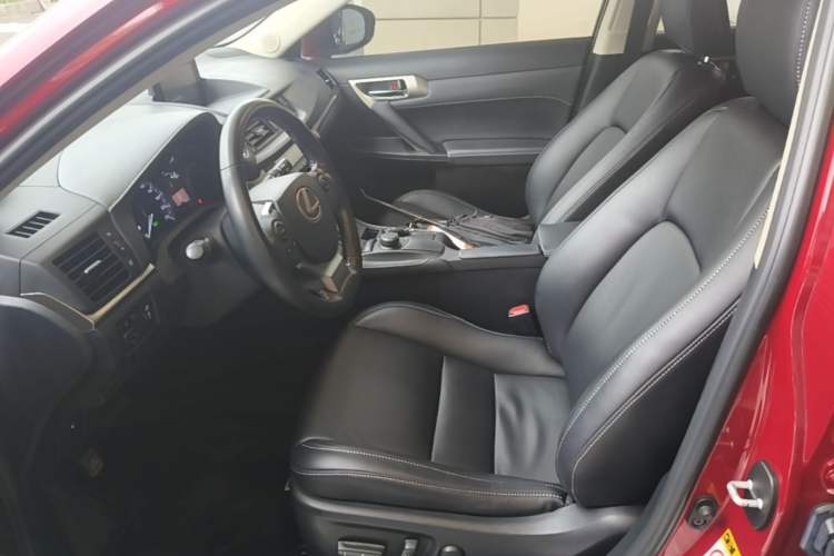 Used Lexus CT 2017 CT200h Comfort Edition Monochrome China V Standard
