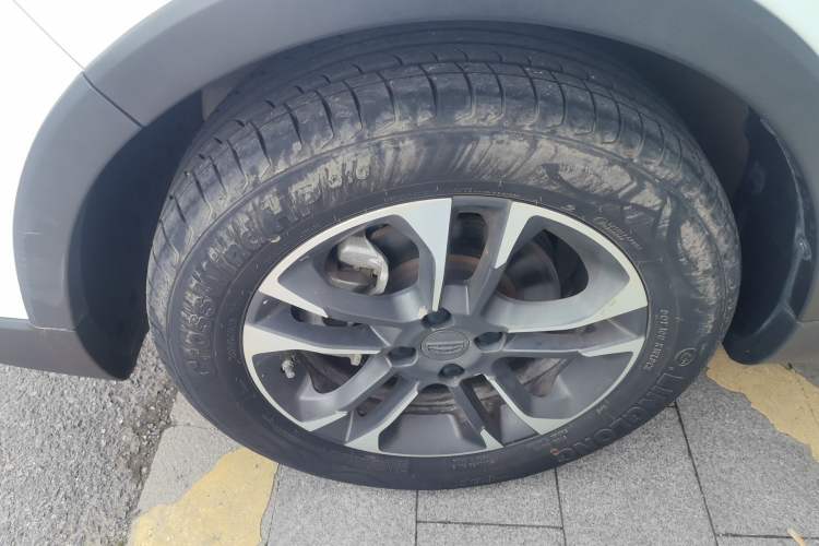 Used Geely Auto Vision X3 2019 Upgraded Model 1.5L CVT Prestige Version
