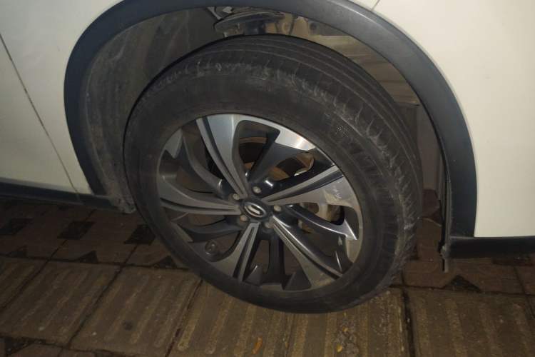 Used GAC Trumpchi GS4 2020 270T Automatic Smart Connectivity Edition Right Front Wheel Hub