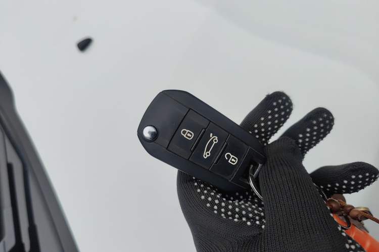 Used Peugeot 2008 2014 1.6L Automatic Fashion Edition
