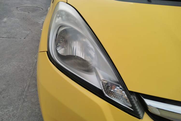 Used Honda Fit 2011 1.5L Automatic Luxury Edition Right Front Headlight