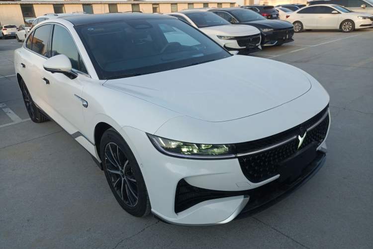 Used VOYAH PASSION 2024 PHEV Four-Wheel Drive Ultra-Long Range Executive Edition