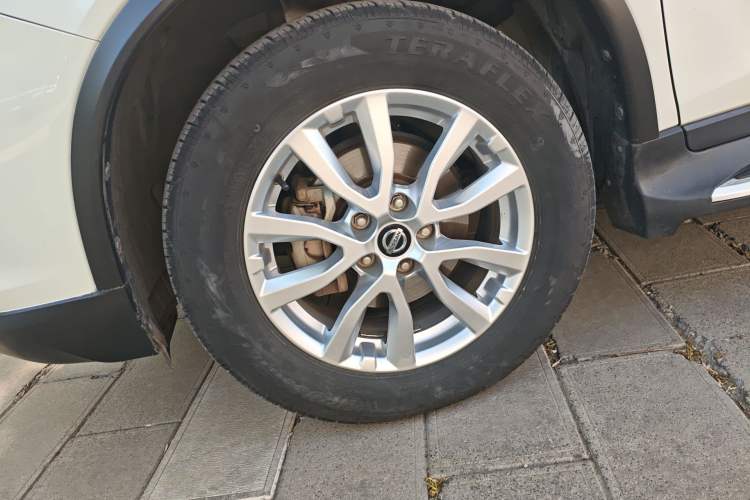 Used Nissan X-Trail 2019 2.0L CVT Comfort Edition 2WD Left Front Wheel Hub