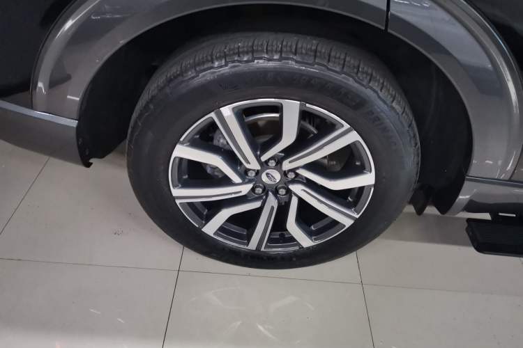 Used Ford Explorer 2023 EcoBoost 285 Four-Wheel Drive Titanium Edition 7-Seater Right Rear Wheel Hub