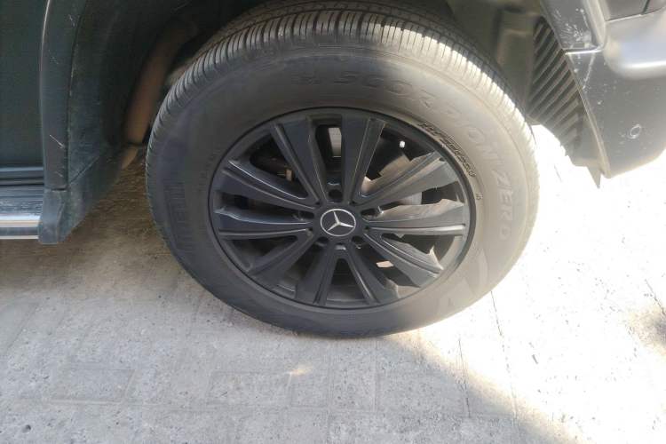 Used Mercedes-Benz G-Class 2024 G 500 Right Front Wheel Hub