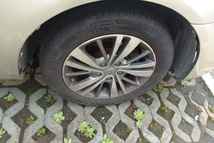 Used Geely Auto Emgrand 2018 1.5L Manual Upward Connect Edition Right Front Wheel Hub