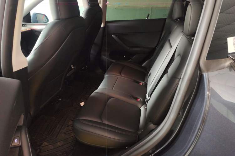 Used Tesla Model Y 2024 Long-Range All-Wheel-Drive Version
