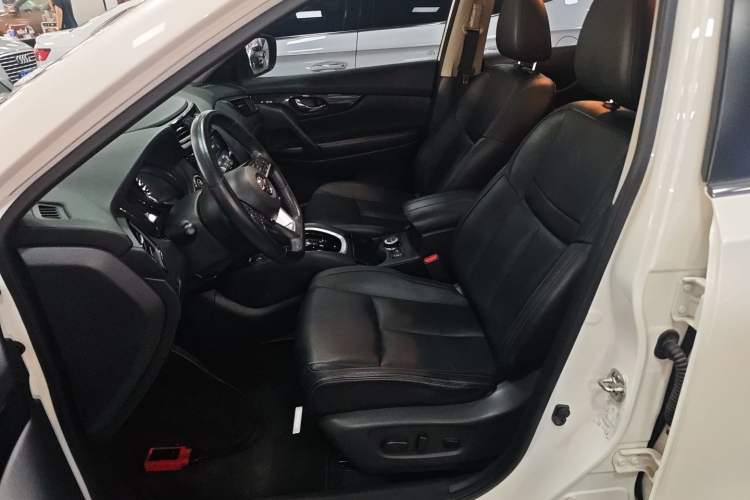 Used Nissan X-Trail 2019 2.5L CVT Smart Connect Luxury Edition 4WD
