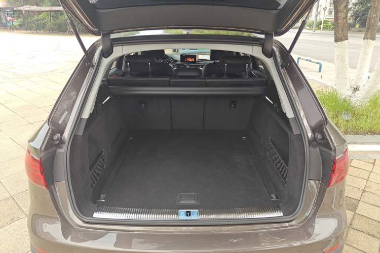 Used Audi A4 2017 45 TFSI allroad quattro Sport model Trunk