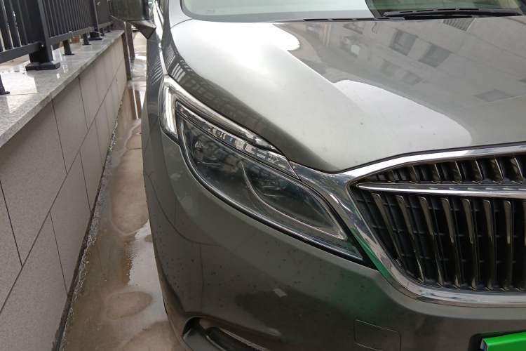 Used Buick GL8 2017 ES 28T Luxury Model China V Standard Right Front Headlight