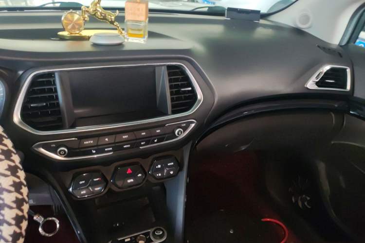 Used GAC Trumpchi GS4 2017 235T Manual Two-Wheel Drive Luxury Edition
