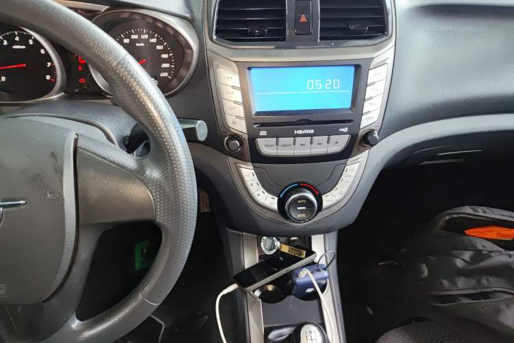 Used Haima M3 2015 1.5L Manual Elite Model Audio And AC Panel