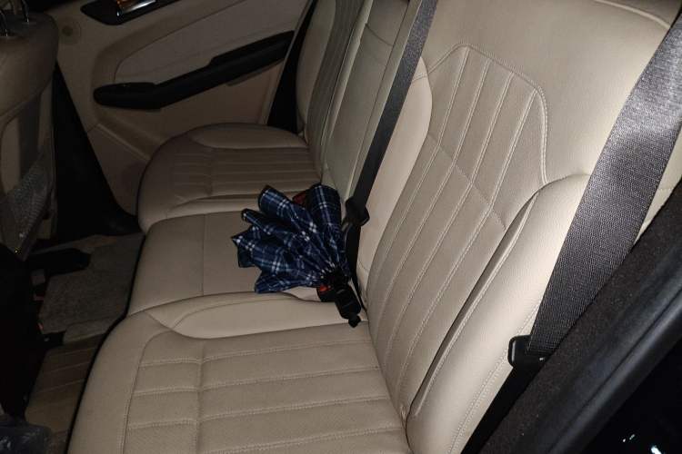 Used Mercedes-Benz GLE 2016 GLE 400 4MATIC Left Rear Seat