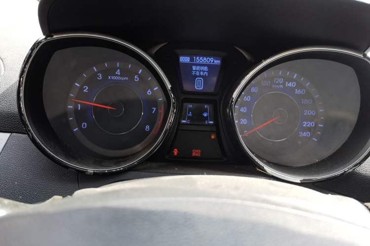 Used Hyundai Elantra (5th Generation / Langdong) 2012 1.6L Manual Leading Model