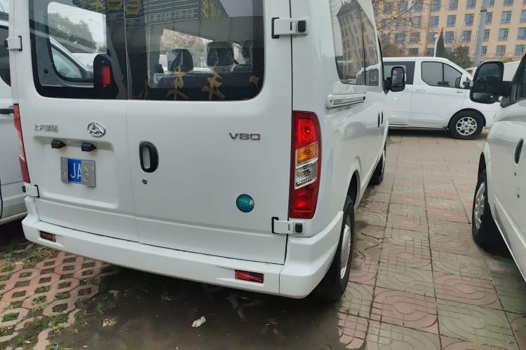 Used SAIC MAXUS Xintu V80 2025 Value Edition Aoyuntong 2.0T Manual Short Wheelbase Mid-Height 127 Ps 5/6 Seats