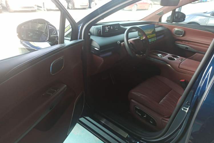 Used Hyptec HL 2025 700 Ultra Six-Seater All-Wheel-Drive LiDAR Version Driver Seat