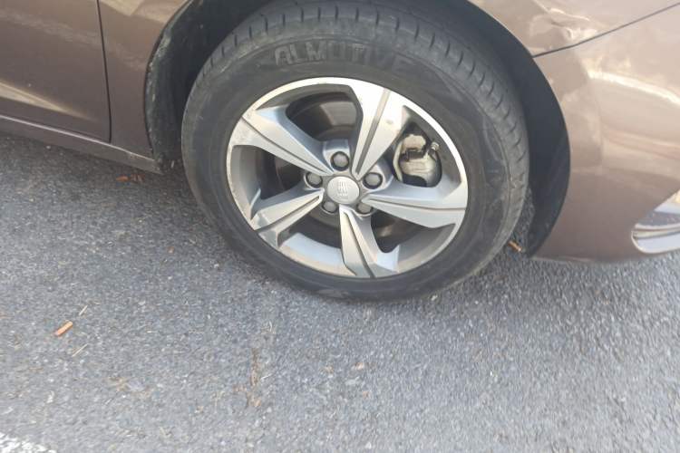 Used Geely Auto Emgrand GL 2017 1.8L DCT Elite Model Exterior 1