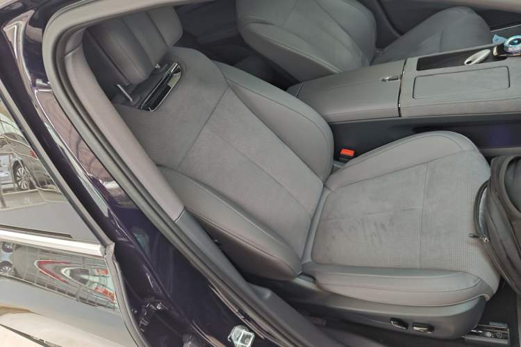 Used VOYAH PASSION 2024 PHEV Four-Wheel Drive Ultra-Long Range Flagship Model Right Front Seat