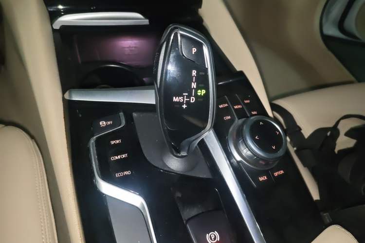 Used BMW 5 Series  Gear Lever